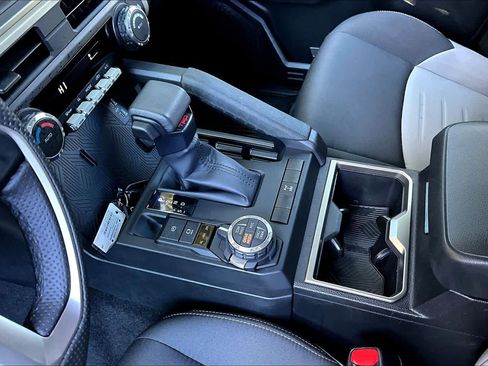 Used 2025 Toyota Tacoma TRD Off-Road image 14