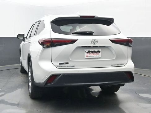 Used 2026 Toyota Highlander Limited image 4