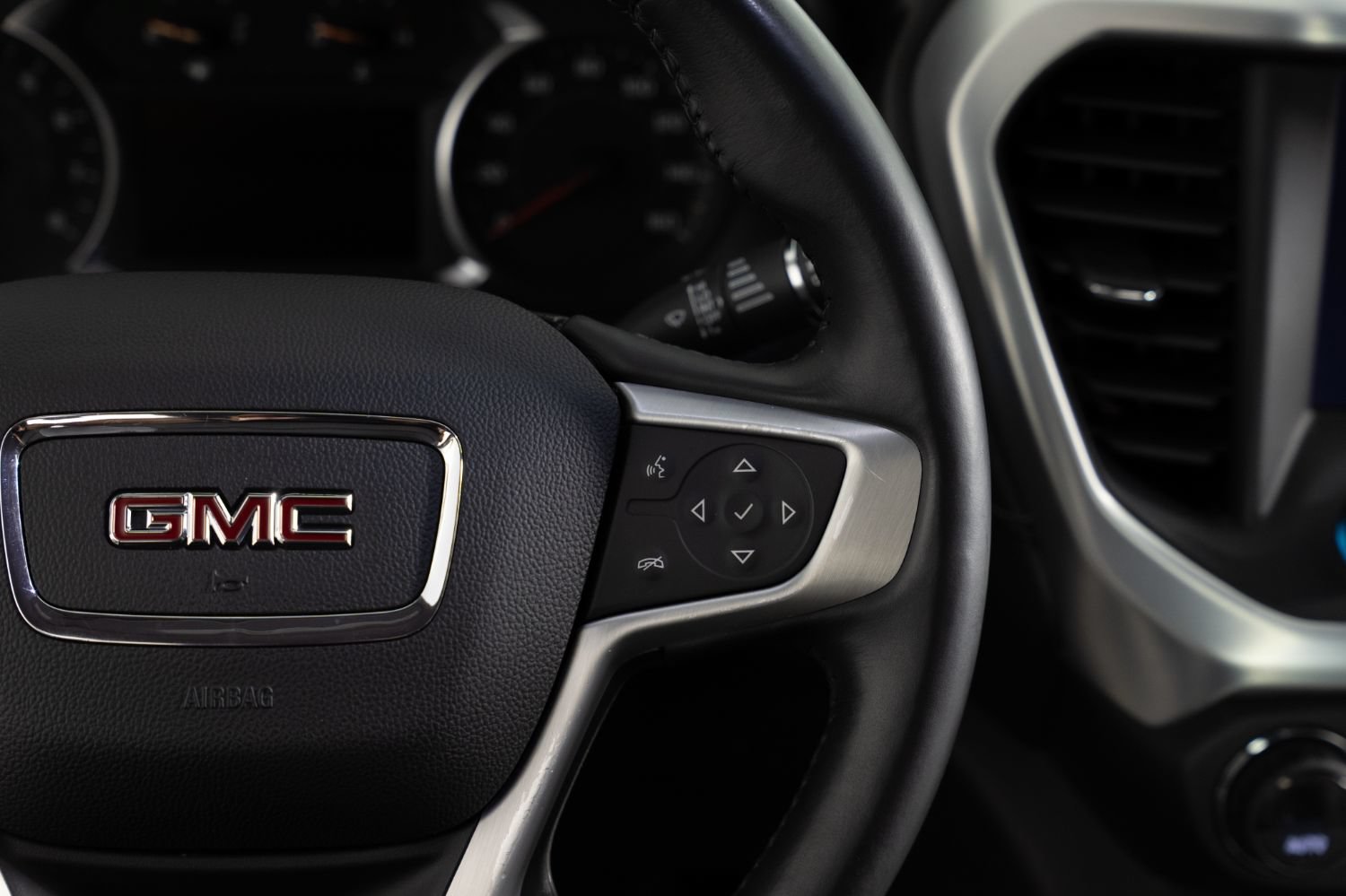 Used 2018 GMC Acadia SLT FWD image 35