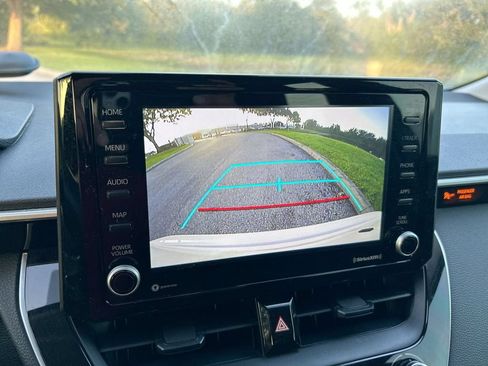 Used 2022 Toyota Corolla LE FWD image 21