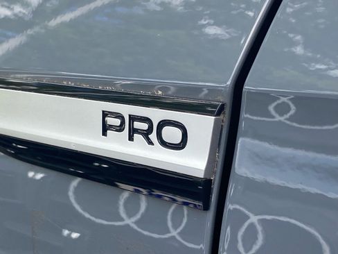 Used 2023 Volkswagen ID.4 Pro RWD image 3