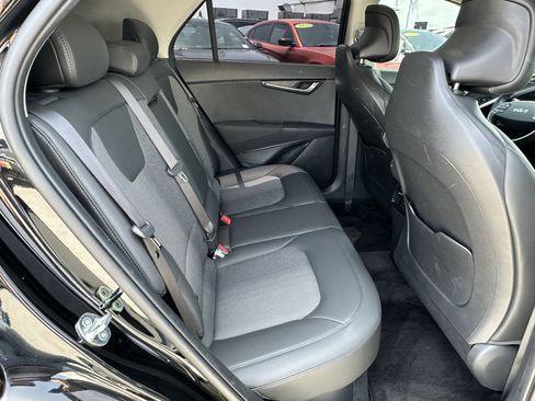 Certified 2023 Kia Niro EX FWD image 19