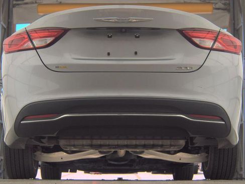Used 2016 Chrysler 200 Limited FWD image 7