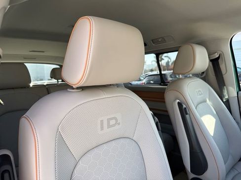 New 2025 Volkswagen ID. Buzz Pro S Plus image 15