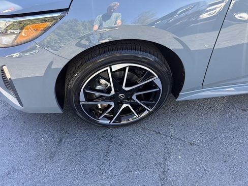 New 2025 Nissan Sentra SR w/ SR Premium Package FWD image 20