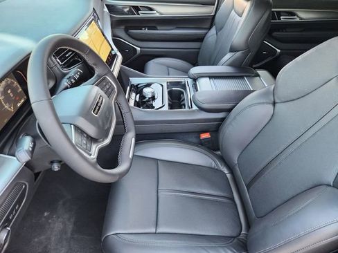 New 2026 Jeep Grand Wagoneer 2WD image 8