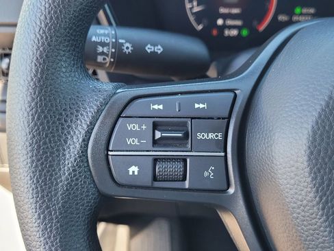 Used 2025 Honda CR-V LX image 18