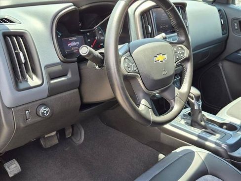 Used 2022 Chevrolet Colorado Z71 RWD image 9