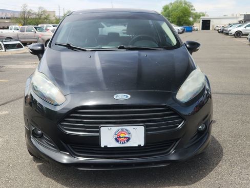 Used 2016 Ford Fiesta SE w/ SE Black Package FWD image 11