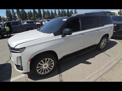 Used 2021 Cadillac Escalade ESV Premium Luxury w/ Performance Package RWD image 6
