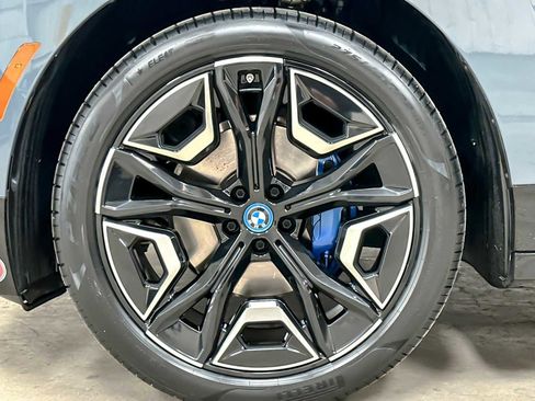 Used 2023 BMW iX xDrive50 w/ Sport Package image 27
