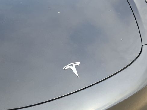 Used 2021 Tesla Model 3 Performance image 10