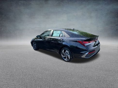 Used 2025 Hyundai Elantra Sport image 17