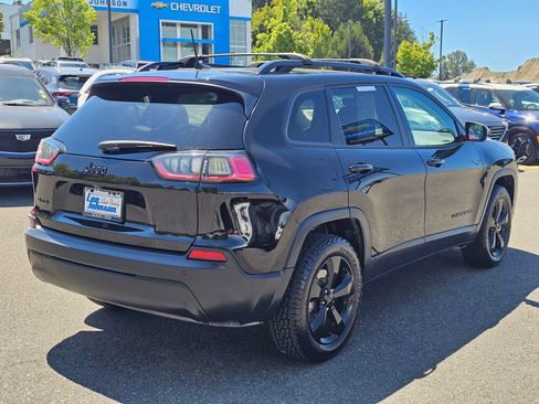 Used 2021 Jeep Cherokee Latitude Plus AWD/4WD image 5