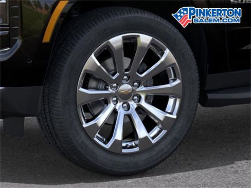 New 2026 Chevrolet Suburban Premier image 9
