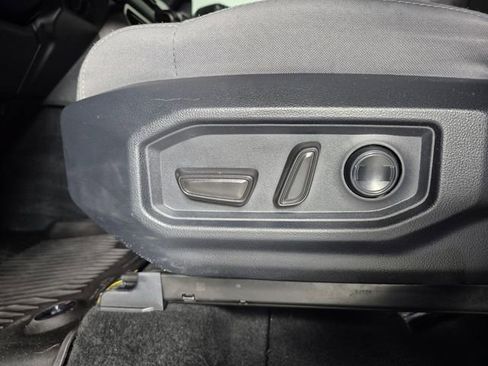 Used 2025 Toyota Tundra SR5 AWD/4WD image 17