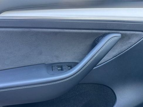 Used 2023 Tesla Model Y Performance AWD/4WD image 10