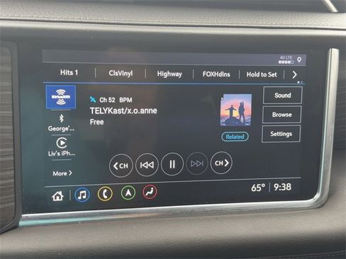 Used 2021 GMC Yukon XL Denali w/ Denali Premium Package image 32