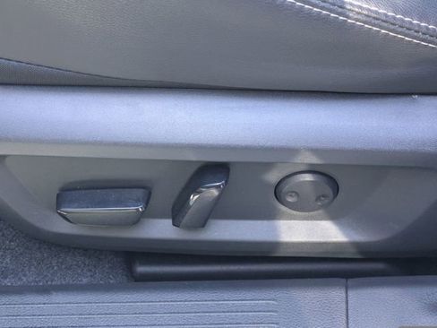 Used 2023 Nissan Rogue SL w/ SL Premium Package image 22