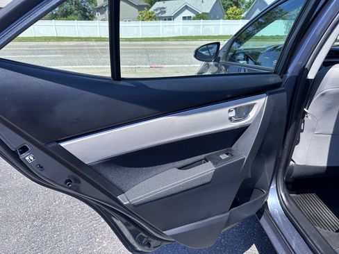 Used 2017 Toyota Corolla LE FWD image 16