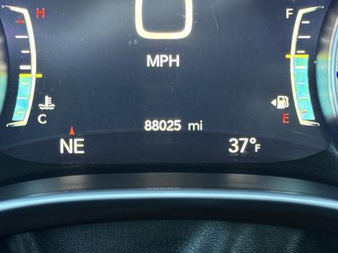 Used 2020 Chrysler Pacifica Limited image 25