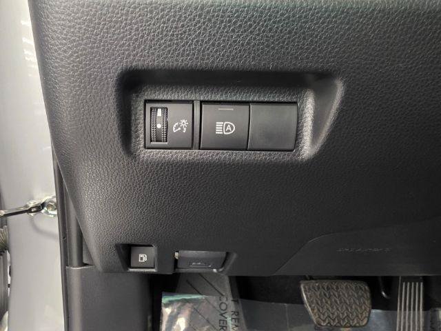 Used 2025 Toyota RAV4 XLE AWD/4WD image 15