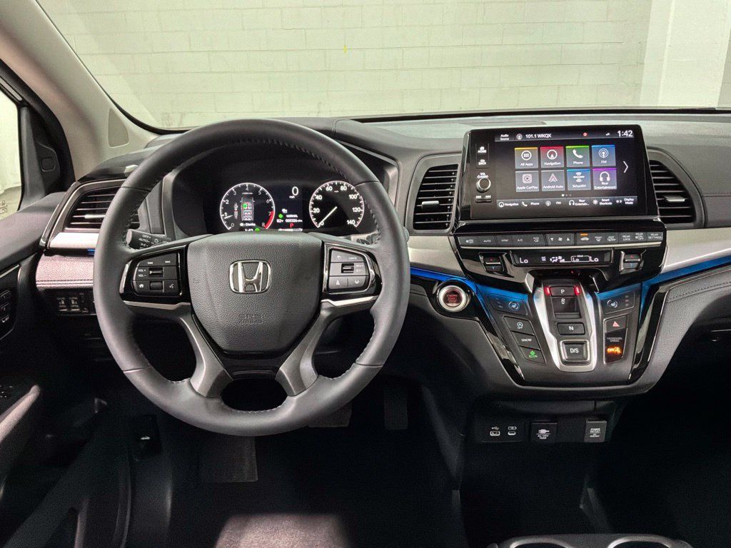 Certified 2026 Honda Odyssey Touring image 9
