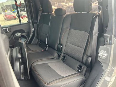 Used 2021 Jeep Gladiator Mojave w/ Trailer Tow Package AWD/4WD image 18