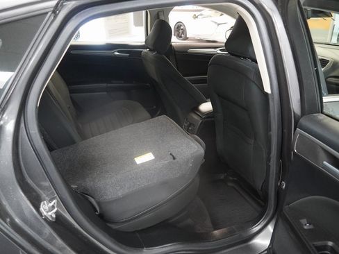 Used 2020 Ford Fusion SE image 25