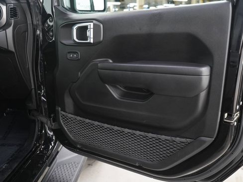 Used 2021 Jeep Gladiator Sport AWD/4WD image 9