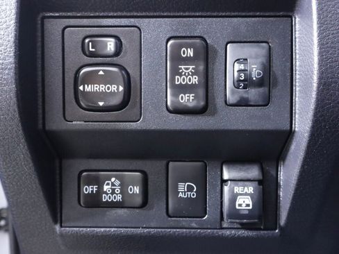 Used 2020 Toyota Tundra SR5 w/ TRD Off-Road Package image 10