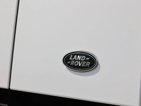 Used 2022 Land Rover Defender 110 SE AWD/4WD image 33