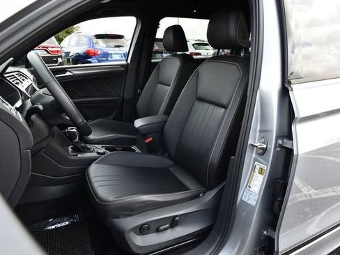 Certified 2022 Volkswagen Tiguan SE R-Line AWD/4WD image 20