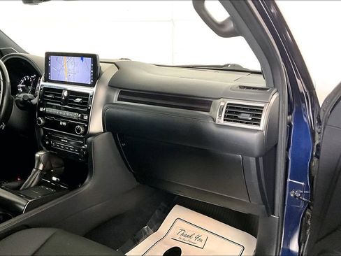 Used 2022 Lexus GX 460 image 16