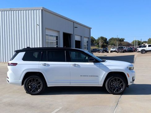 New 2025 Jeep Grand Cherokee L Summit image 9