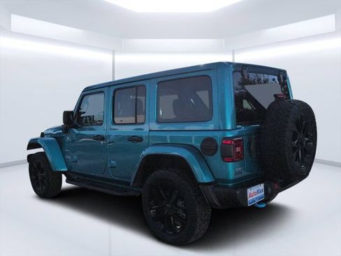 Used 2024 Jeep Wrangler Unlimited Sahara w/ Technology Group AWD/4WD image 5