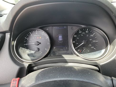 Used 2020 Nissan Rogue SV FWD image 8