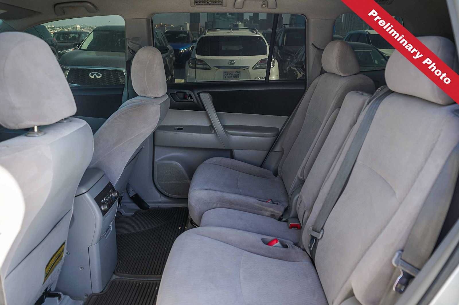 Used 2010 Toyota Highlander 2WD w/ 3rd Row Seat Pkg image 12