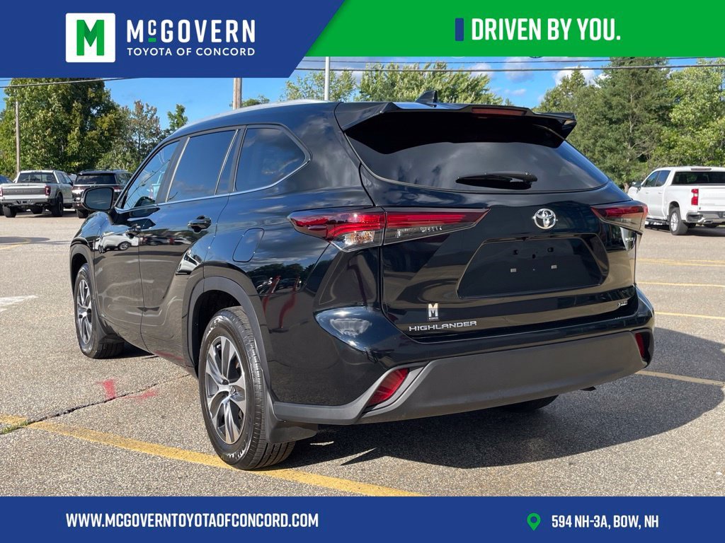 Used 2026 Toyota Highlander XLE AWD/4WD image 3