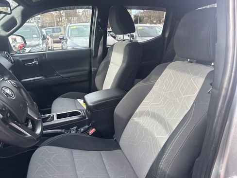 Used 2023 Toyota Tacoma TRD Off-Road image 16