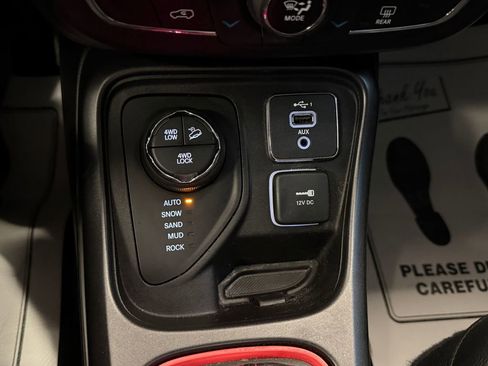 Used 2019 Jeep Compass Trailhawk w/ Cold Weather Group AWD/4WD image 15