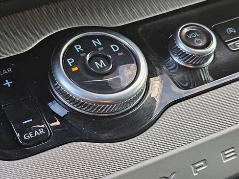 Used 2025 Ford Expedition Active RWD image 11