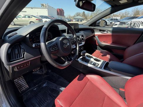 Used 2020 Kia Stinger GT1 image 16