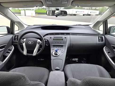 Used 2010 Toyota Prius Two FWD image 17
