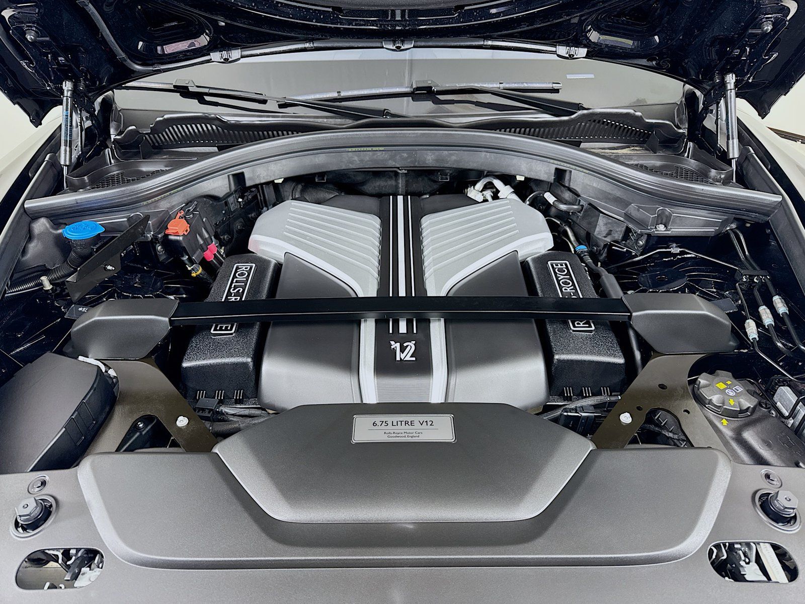Certified 2026 Rolls-Royce Cullinan w/ Cullinan Package AWD/4WD image 30