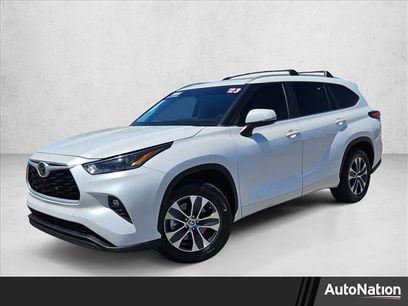 Used 2023 Toyota Highlander XLE