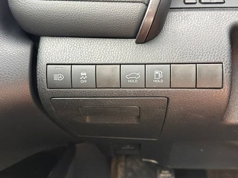 Used 2020 Toyota Camry LE FWD image 18