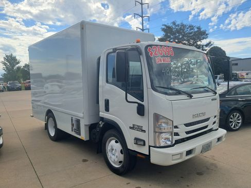 Used 2019 Isuzu NPR RWD image 2