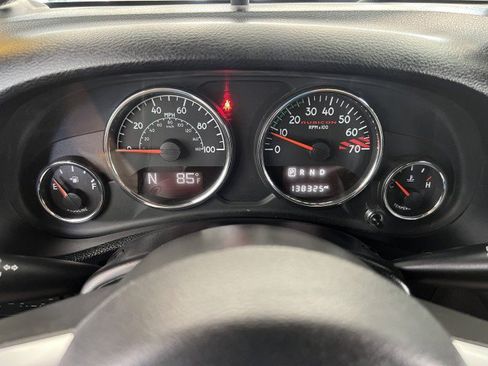 Used 2015 Jeep Wrangler Unlimited Rubicon AWD/4WD image 23
