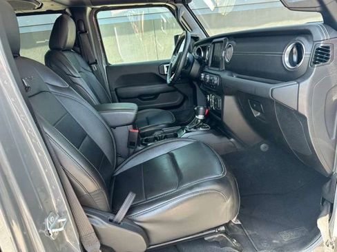 Used 2023 Jeep Wrangler Unlimited Sahara w/ Dual Top Group AWD/4WD image 9